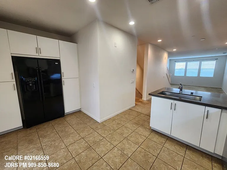 902 N Botanica Ln #D — Photo 4