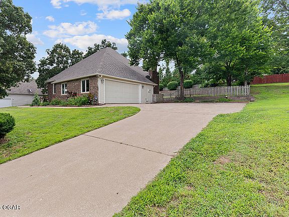 5th image of 4410 Belmont Dr