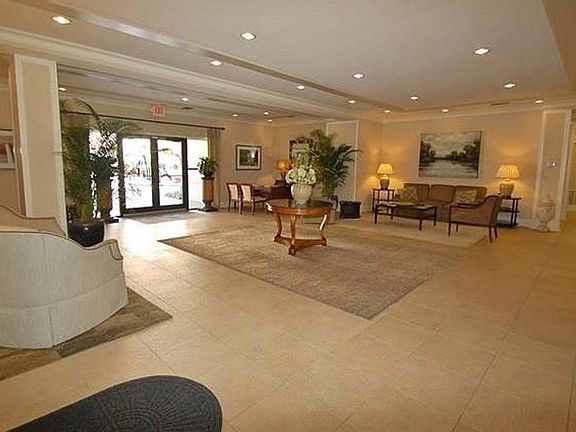 3rd image of 601 Main St APT 107