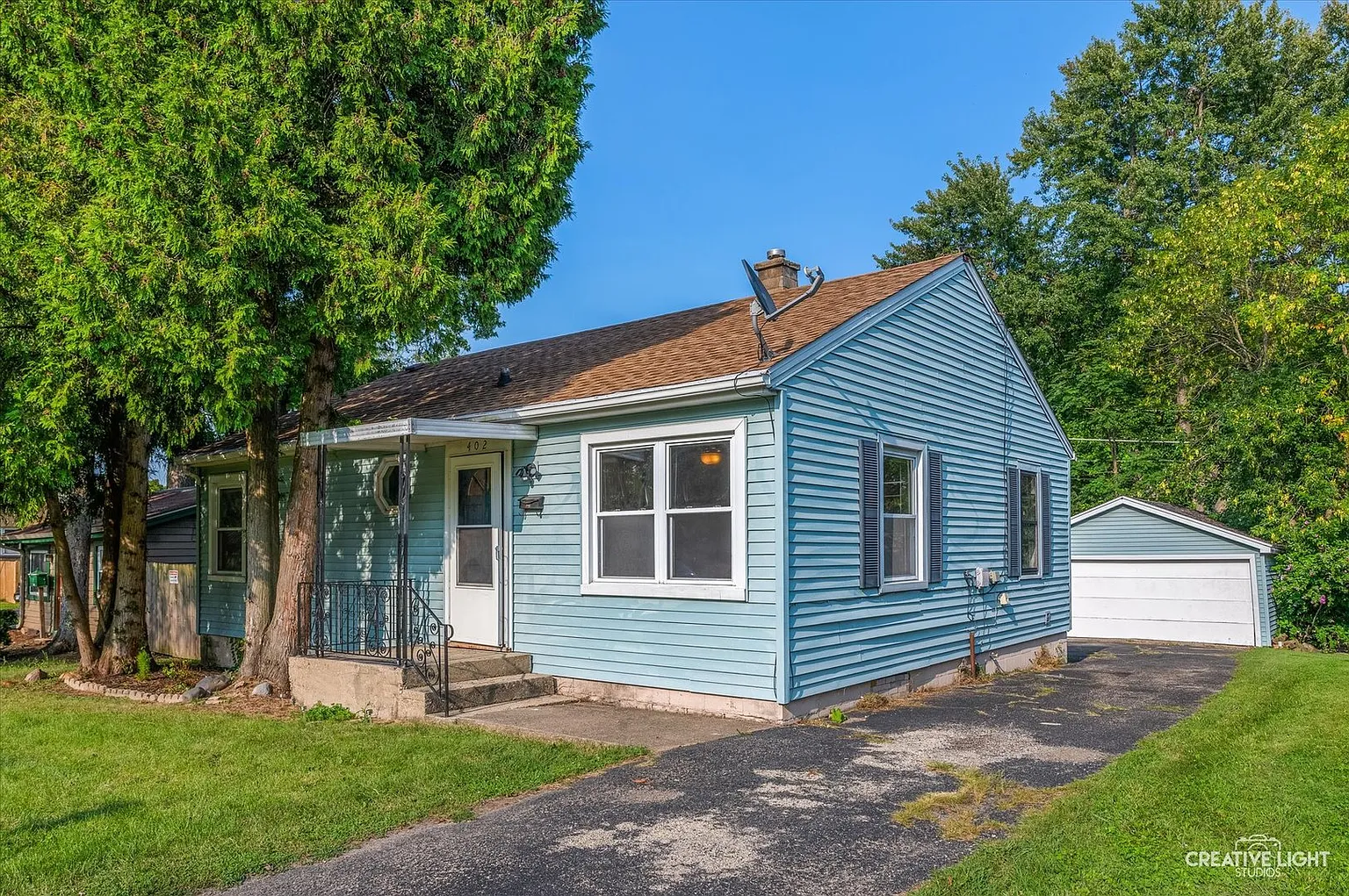 402 S Hebbard St photo 1