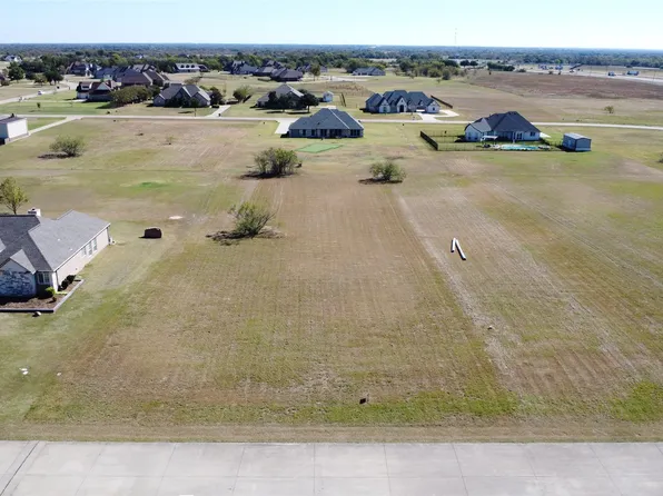 1352 Deerfield Dr, Wills Point, TX 75169