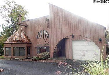 1st image of 221 Yacht Club Dr