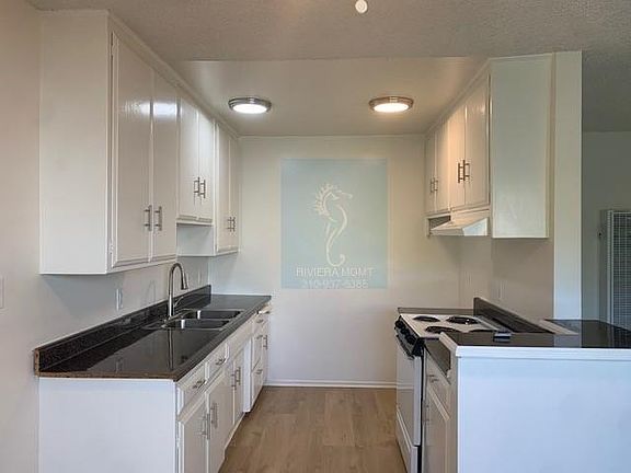 3rd image of 1318 W Gardena Blvd #C