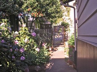 10033 41st Ave SW, Seattle, WA 98146