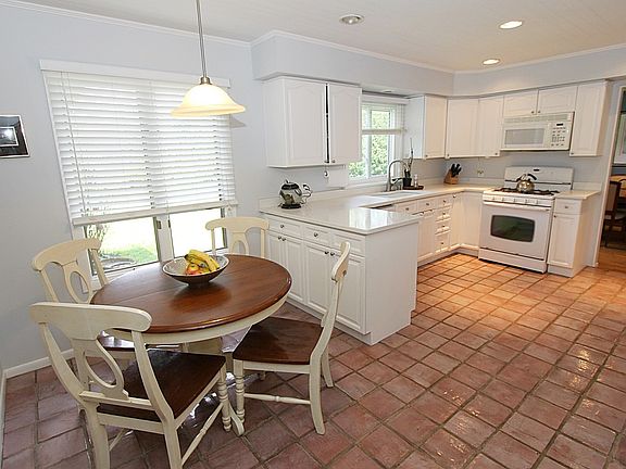 5th image of 129 Willowbend Dr