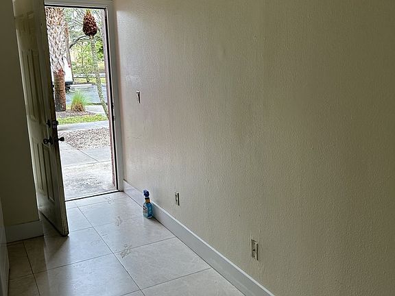3rd image of 100 Santa Clara Dr APT 1
