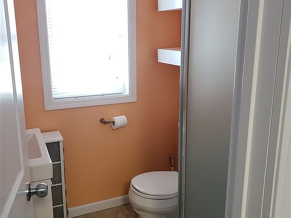5th image of 302 2nd Ave NW
