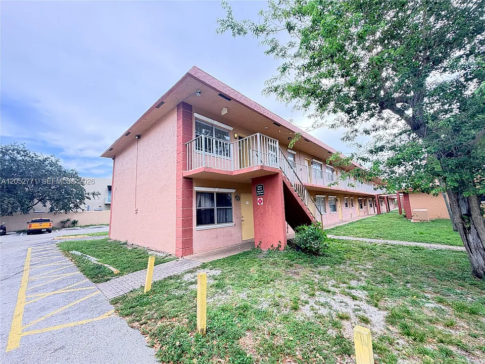 101 NE 41st St #B35