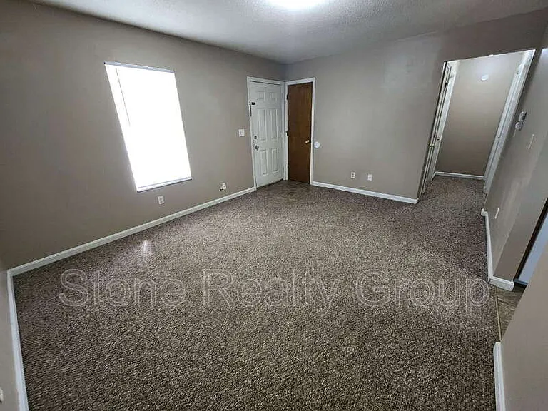 2474 E Clayton Dr — Photo 2