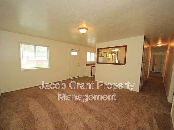 5th image of 965 Berryman Rd APT B