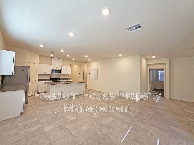 56 Pioneer Range Ave — Photo 24