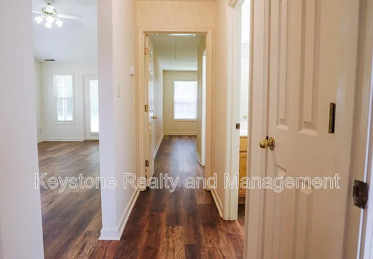 783 Sivley Rd — Photo 8
