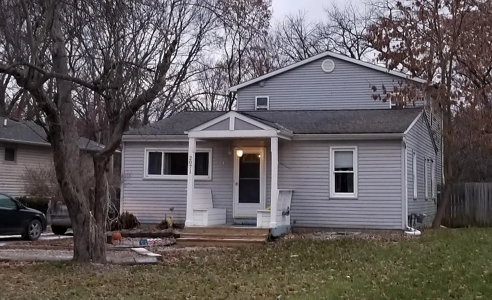 2071 Birch St photo 1