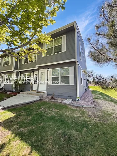 2040 Oakcrest Cir Photo 1