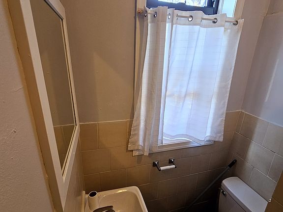 3rd image of 2671 John F Kennedy Blvd #3C