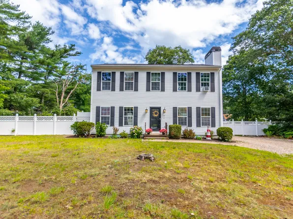 8 Hampden Road, Teaticket, MA 02536