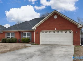 1616 Lake Manor Dr SW, Decatur, AL 35603