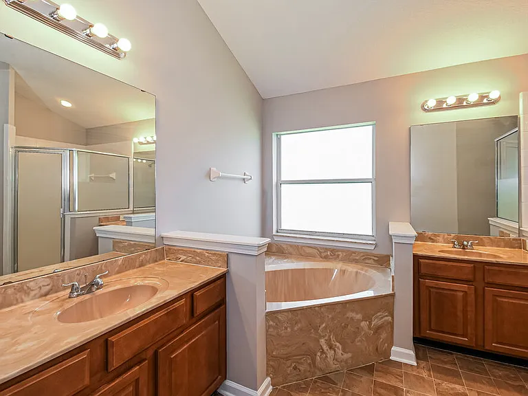 9225 Hawks Run Ln — Photo 10