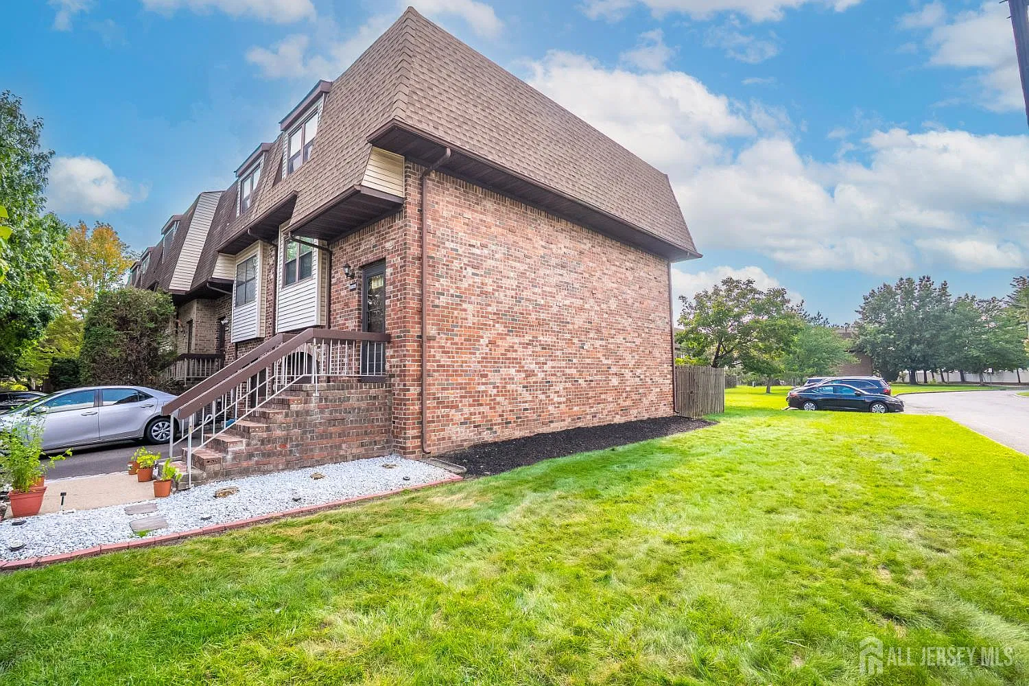 Studio, 2.5 bath, 1334 sqft, $2,800 — Photo 4