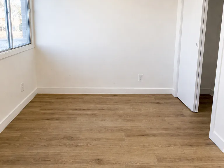Titan Pointe Apartments — Photo 5