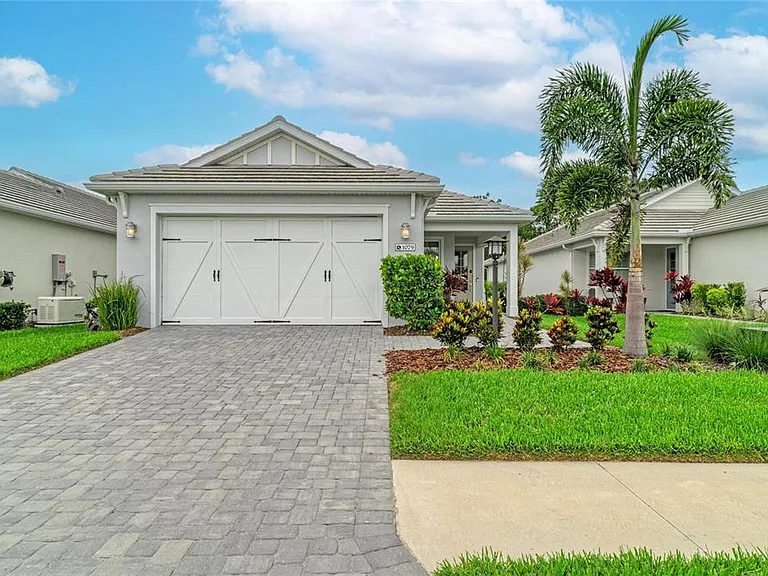 1079 Waterline Ct — Photo 1