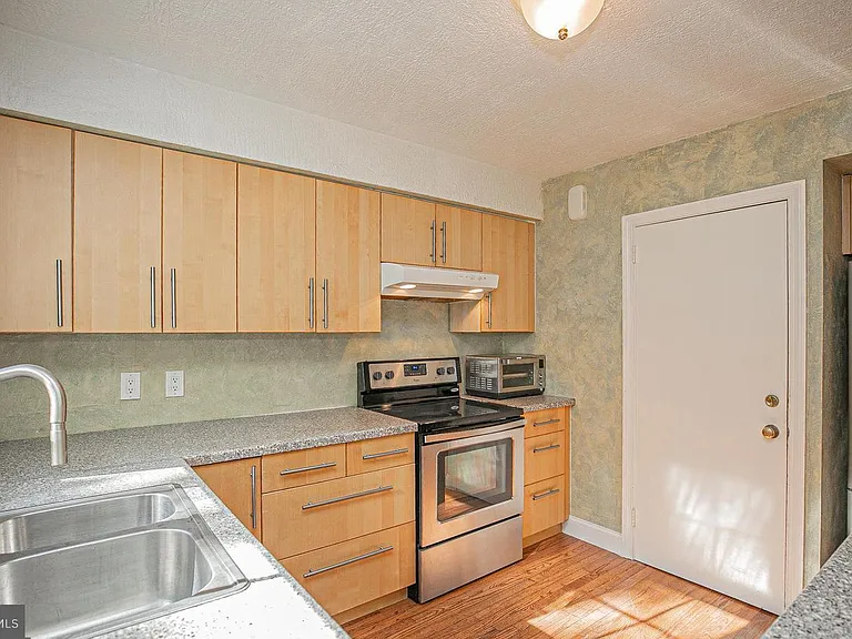 526 Williams Rd — Photo 10