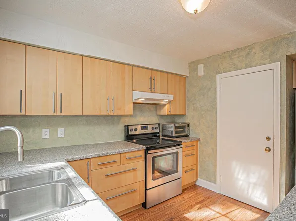 526 Williams Rd, Wynnewood, PA 19096