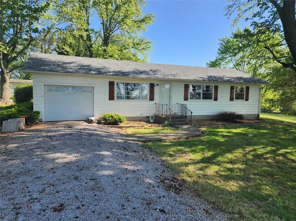 93 E Church St, Raleigh, IL 62977