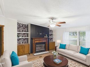 623 Barn Rd, Bonneau, SC 29431