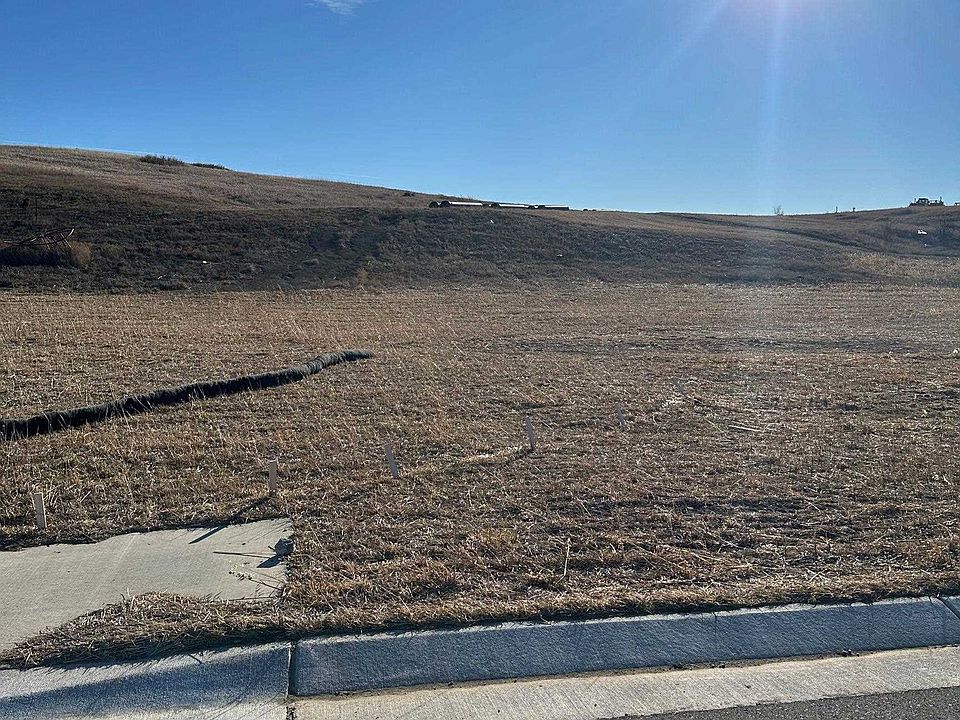 1st image of 4904 Papillon Dr