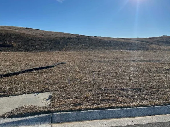 4904 Papillon Dr, Rapid City, SD 57703