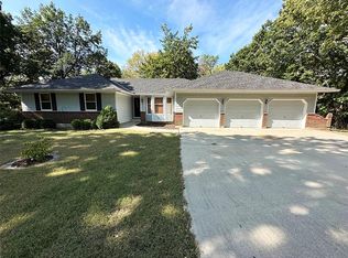 26320 S Hickory Hills Dr, Harrisonville, MO 64701