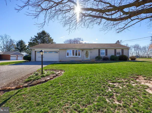 228 Mill St, Fawn Grove, PA 17321