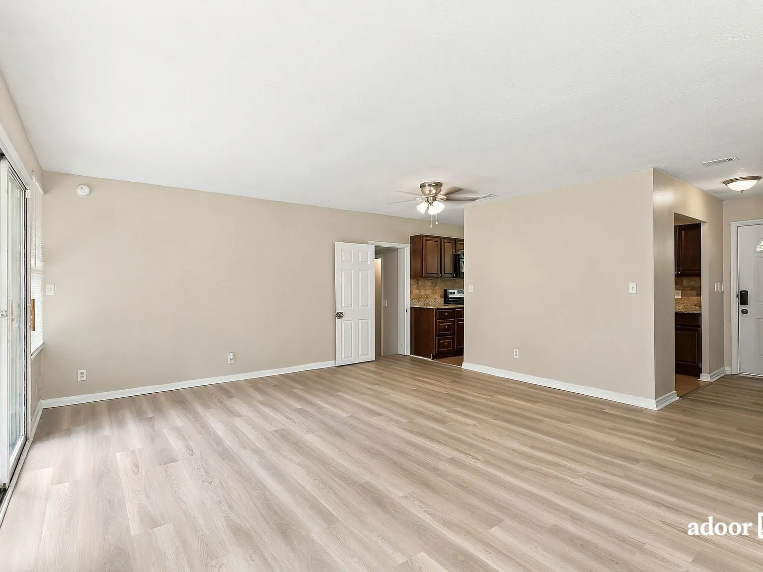4 bed, 1.5 bath, 1320 sqft, $1,595 — Photo 4