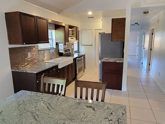 5th image of 2030 E New Orleans Ave