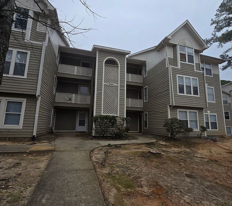 1st image of 1006 Wood Creek Dr APT 1