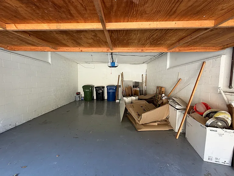 8535 Lookout Mountain Ave — Photo 50