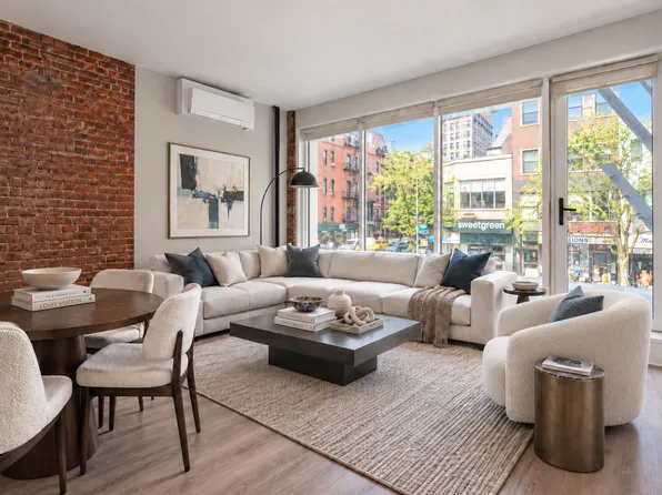 805 Lexington Avenue image 1 of 24