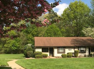 104 Amberly Dr UNIT B, Manalapan, NJ 07726