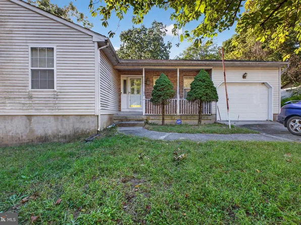 41 Spruce Ln, Clementon, NJ 08021