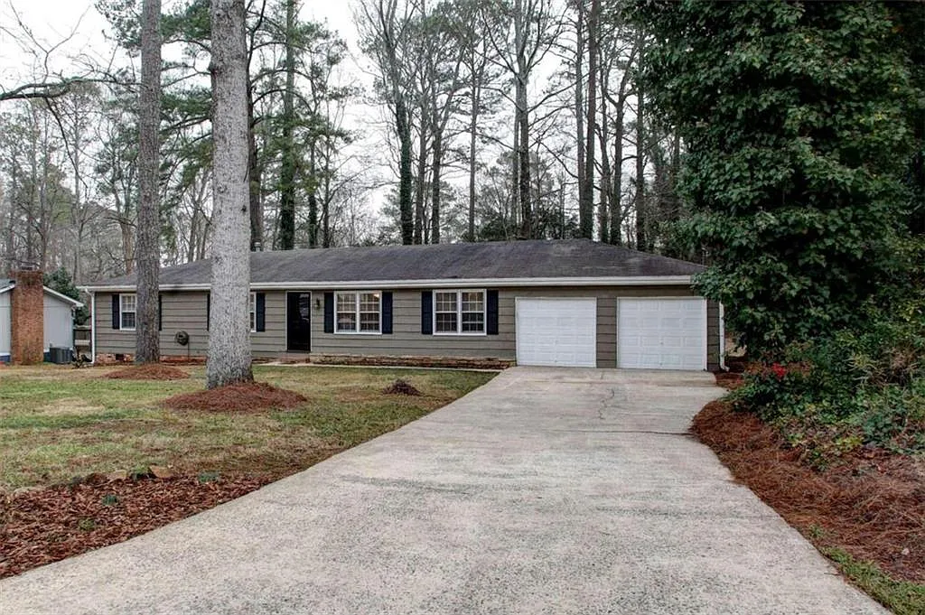 3 bed, 2.0 bath, 1800 sqft, $5,250 — Photo 1