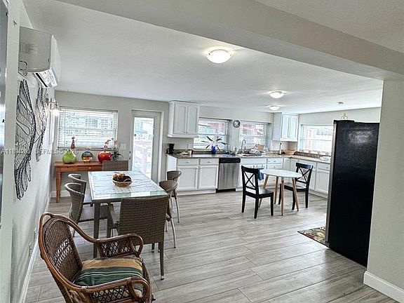 5th image of 129 SW Hideaway Pl