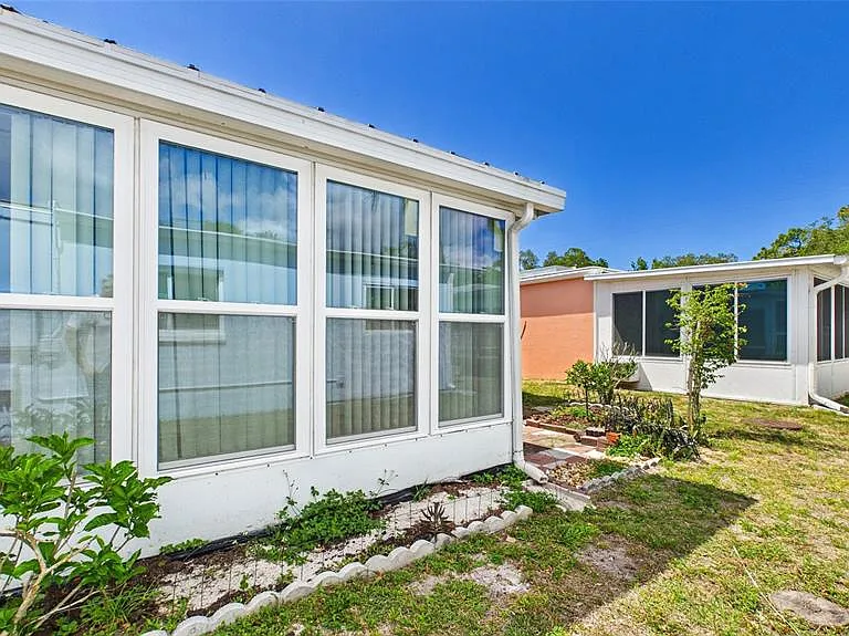 325 Sky Loch Dr W — Photo 30