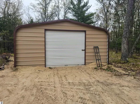 Morawa Trl, Hale, MI 48739