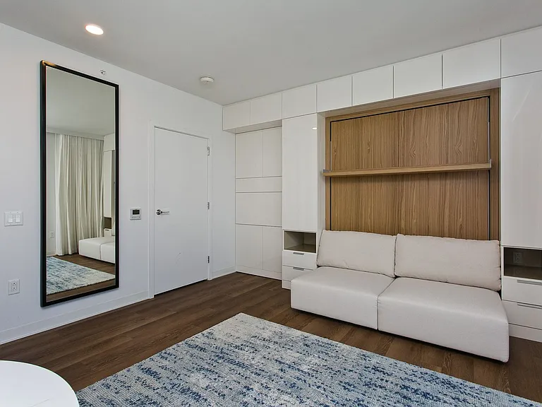 987 Queen St #2516 — Photo 3