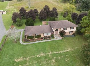 214 Rabbit St, Cedar Bluff, VA 24609