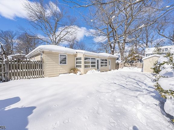 4th image of 64 Tulip St