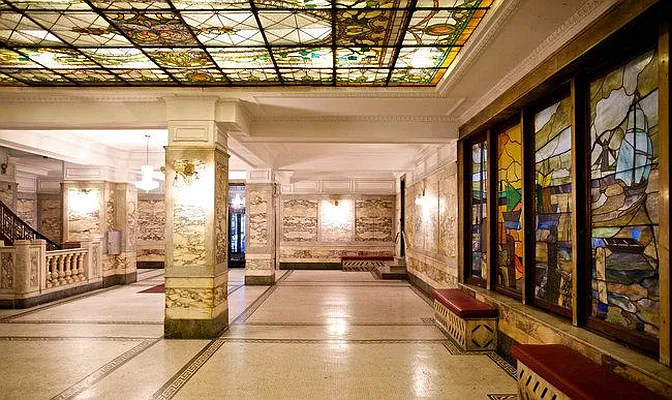 Rented by Moises Farhart, LREB | media 17