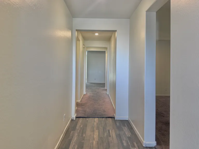 4523 N 92nd Ave — Photo 1