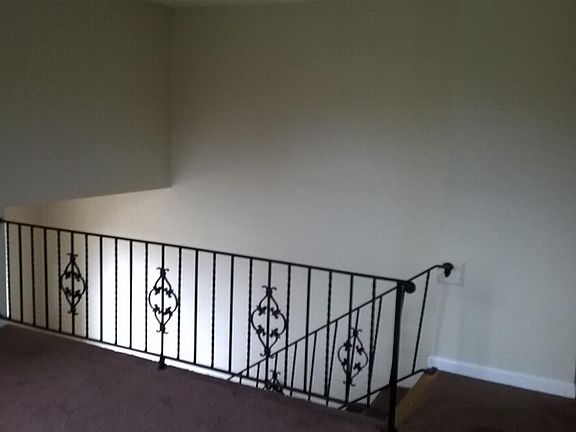 5th image of 148 E Tiverton Way